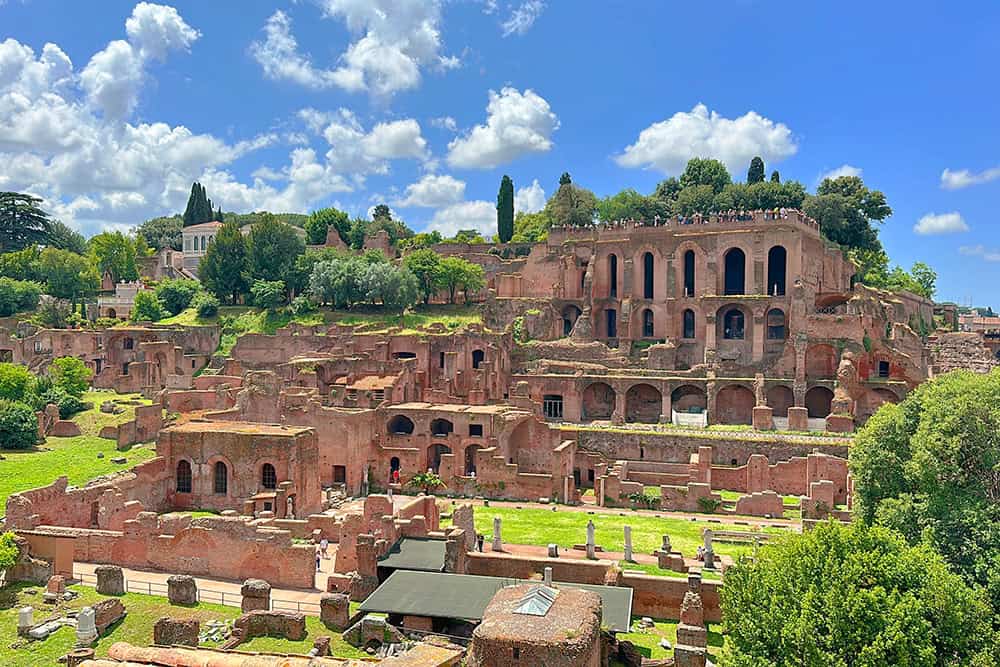Scorcio del Foro Romano in una giornata di sole